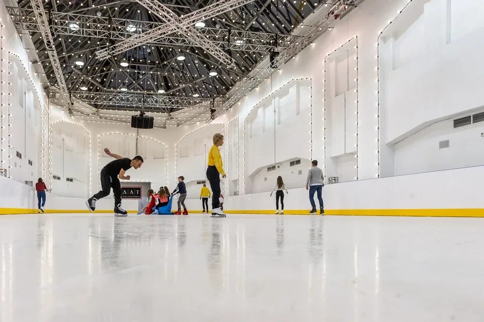 Каток арена спб. Каширское шоссе 76к7 каток. Ледовая Арена на Маршала Новикова. Ледовый каток Питер. Арктика Ледовый дворец Новопеределкино.