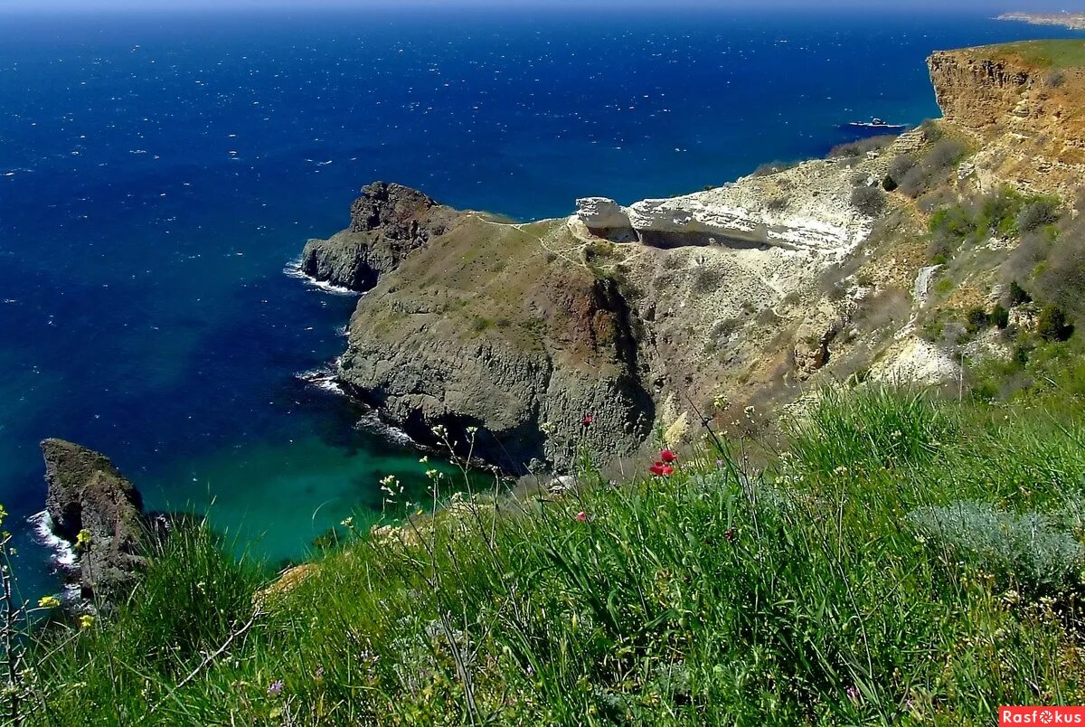 Мыс фиолент грот дианы. Гроты фиолент. Мыс лермонтова и грот дианы, севастополь. Мыс фиолент пещера. Мыс лермонтова фиолент.