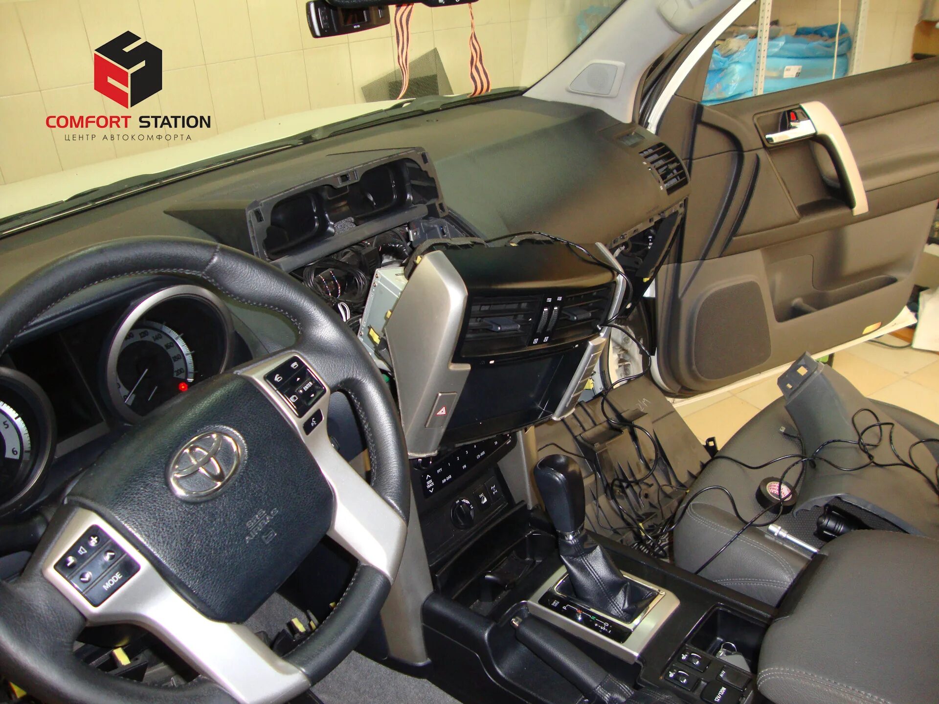 Скрипит прадо 150. Торпедо prado 150. toyota 150 торпедо прадо. prado 150 рестайлинг торпедо. накладка динамика торпедо прадо 150 2014.