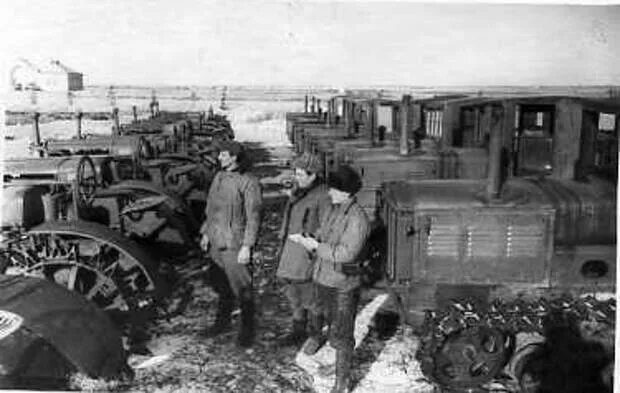 Мтс в 1930 годы. Мтс в 1930 годы. Машинно-тракторные станции ссср 1930. Мтс машинно тракторная станция ссср. Мтс в 1930 годы.
