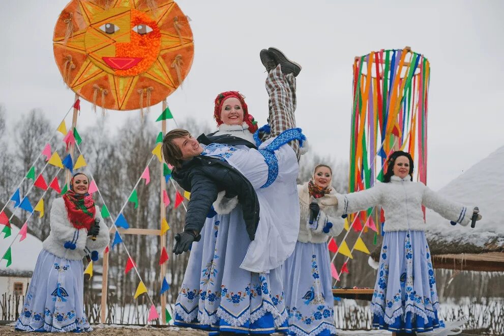 Проводы русской зимы. Название сценария на масленицу. Фольклорные праздники в доу. Масленица оформление праздника. Масленичные гуляния на руси.