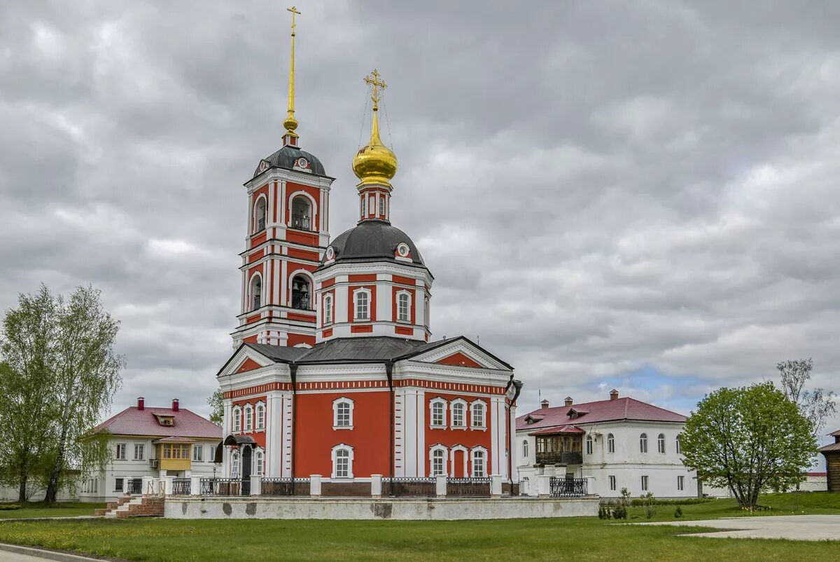 Троице сергиева варницкого монастыря. Троице-Варницкий монастырь. Троицко Сергиевский Варницкий монастырь. Троице-Сергиев Варницкий монастырь Ростов. Троице-Сергиев Варницкий монастырь Ярославская область.