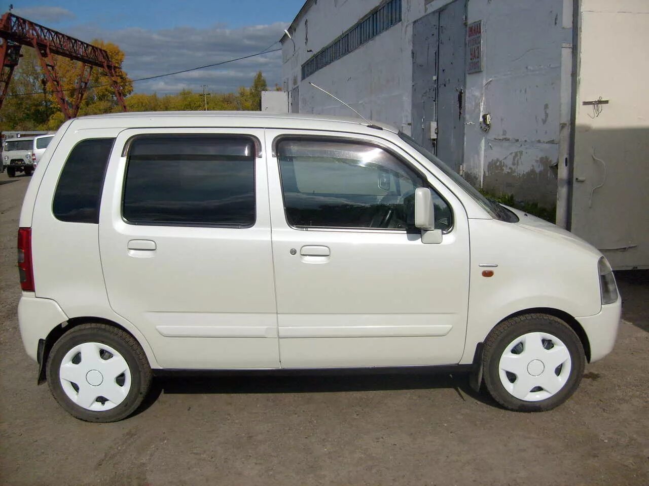 3. Сузуки вагон дром. Suzuki wagon r solio 1. 165 55 15 кей кары. Сузуки вагон р вайт.
