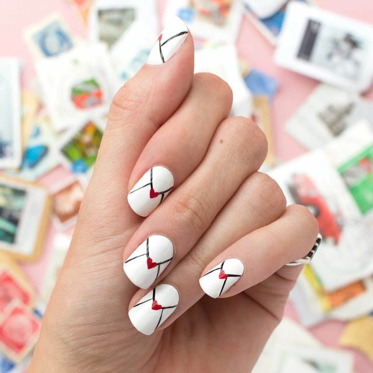 Красный маникюр с сердечками. Маникюр на день влюбленных. Белый маникюр. Маникюр с сердечками. Белый маникюр с сердечками.