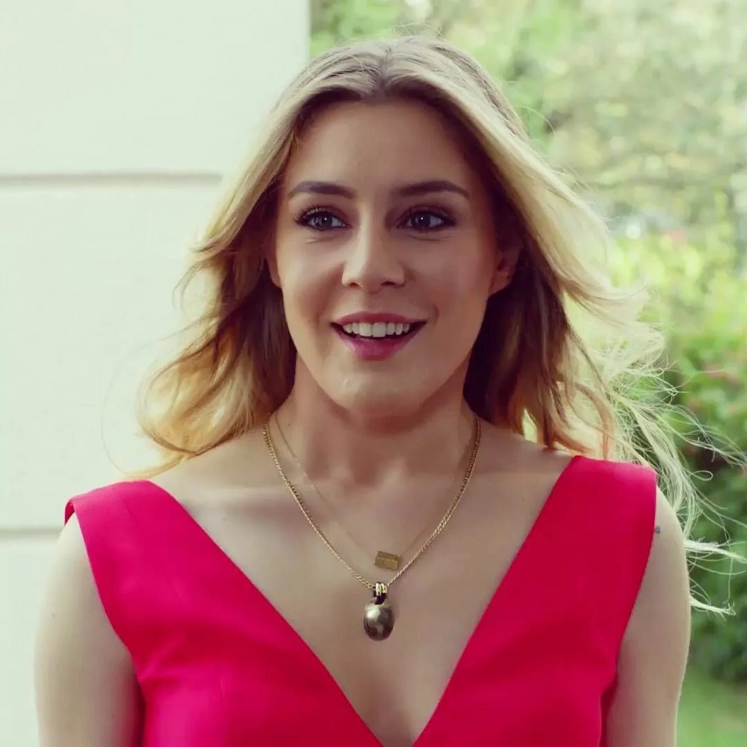 Эге кекенли. Эдже кекенли. Эге кёкенли турецкая актриса. Эдже кекенли. Эге кёкенли.