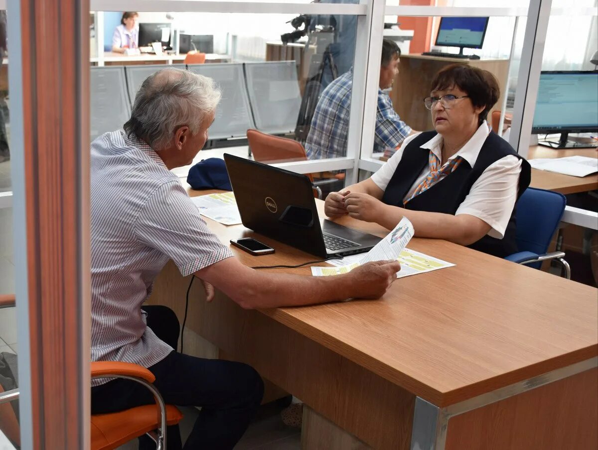 Работа шумерля от прямых работодателей. Завод автофургон козловка. Требуется уборщица. Работа шумерля от прямых работодателей. Вахтовый метод работы.