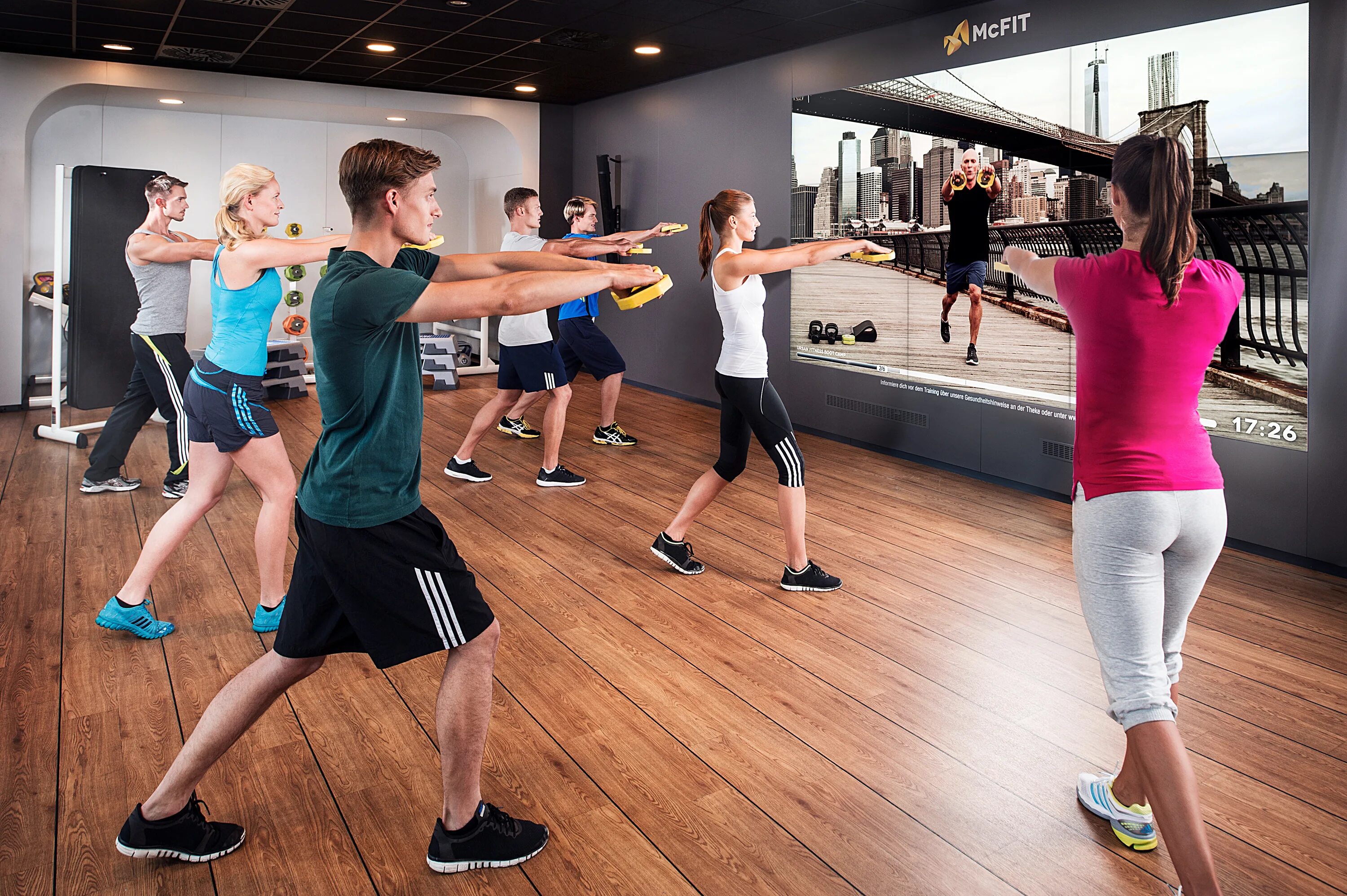 Занятия интервал. Групповые занятия hiit. интервальный фитнес. interval тренировка. hiit тренировки.