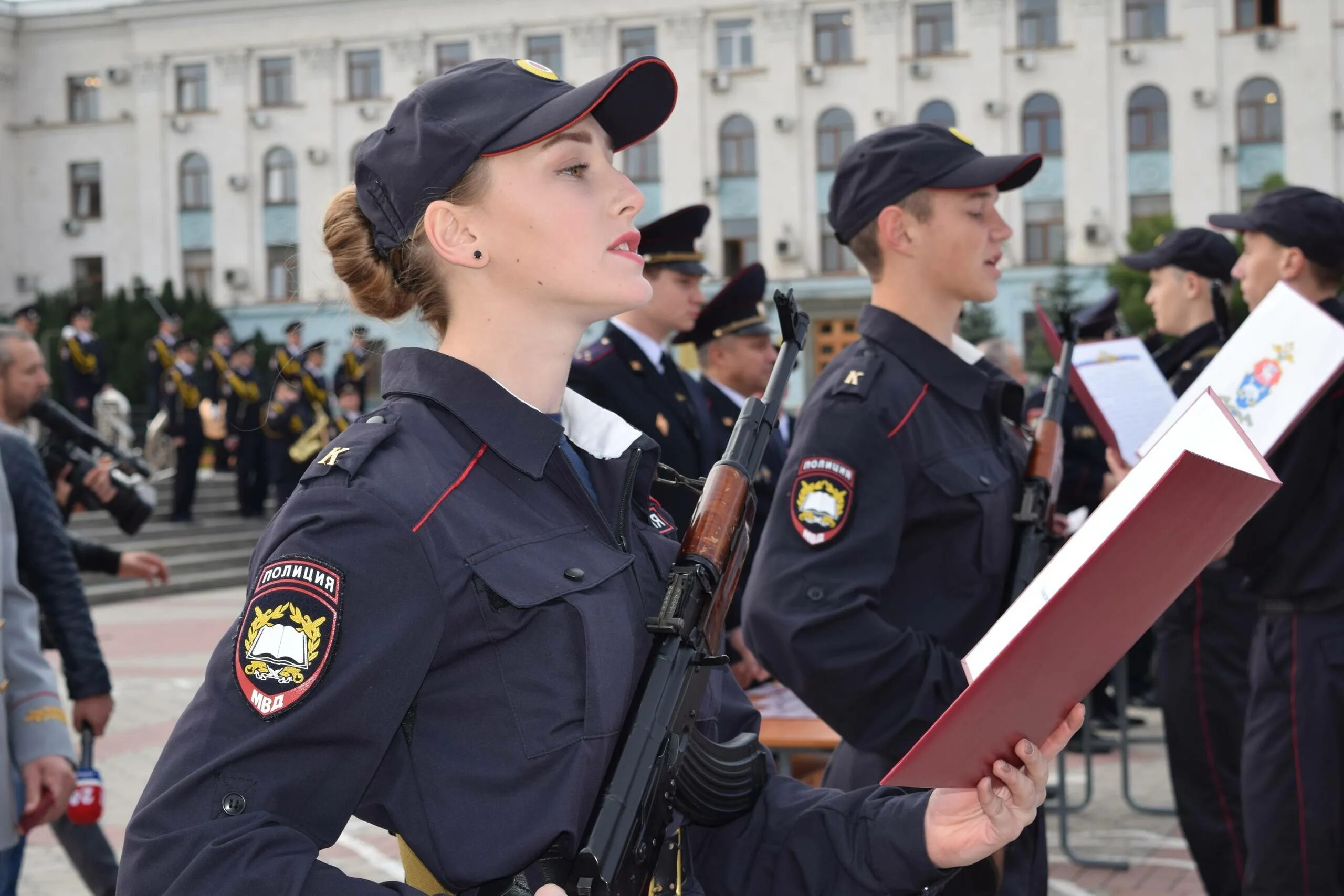 Правоохранительная служба рф. Курсантки Омской Академии МВД. Полицейская форма. Российская полиция. Форма курсантов МВД.