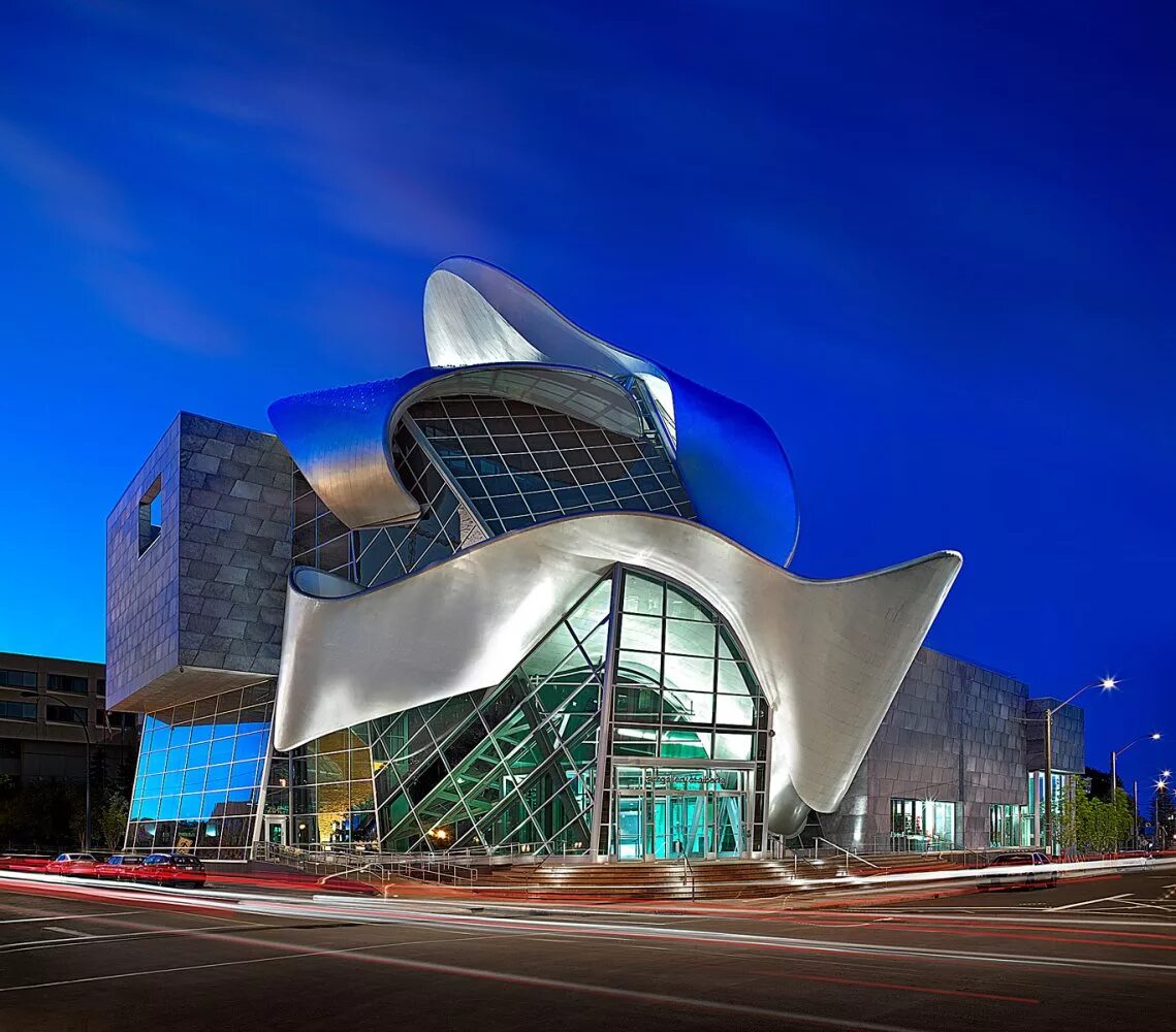 Авангардизм в архитектуре. Аванград в архитекутуре. Концертный зал уолта диснея в лос-анджелесе архитектура. Авангардизм в архитектуре. Авангард стиль в архитектуре.
