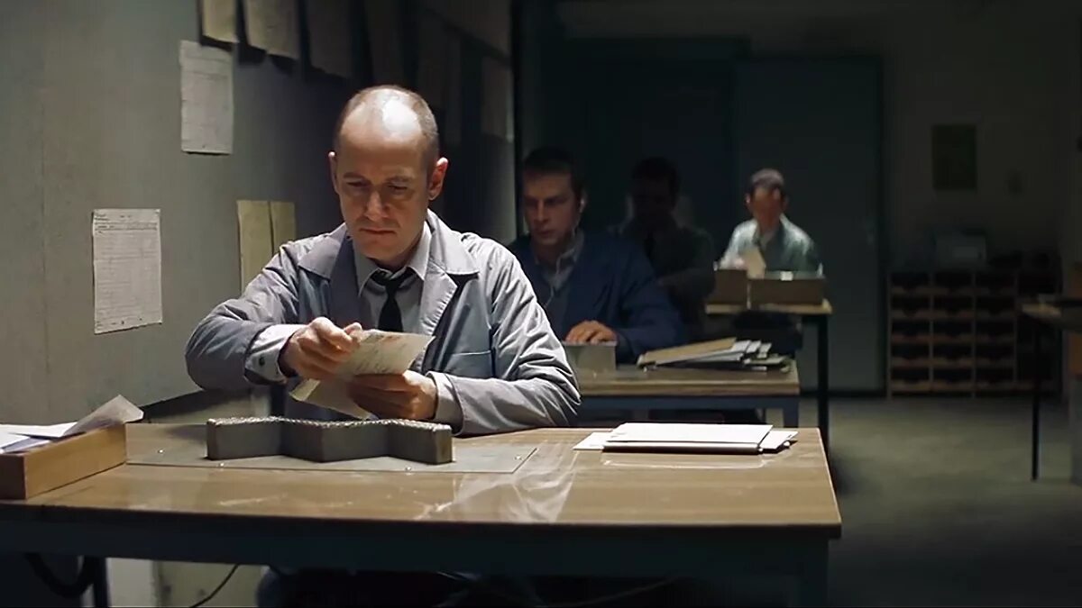 Жизнь других прослушка. Жизнь других (2006) das leben der anderen. Жизнь других (2006) das leben der anderen. Der anderen. Der anderen.