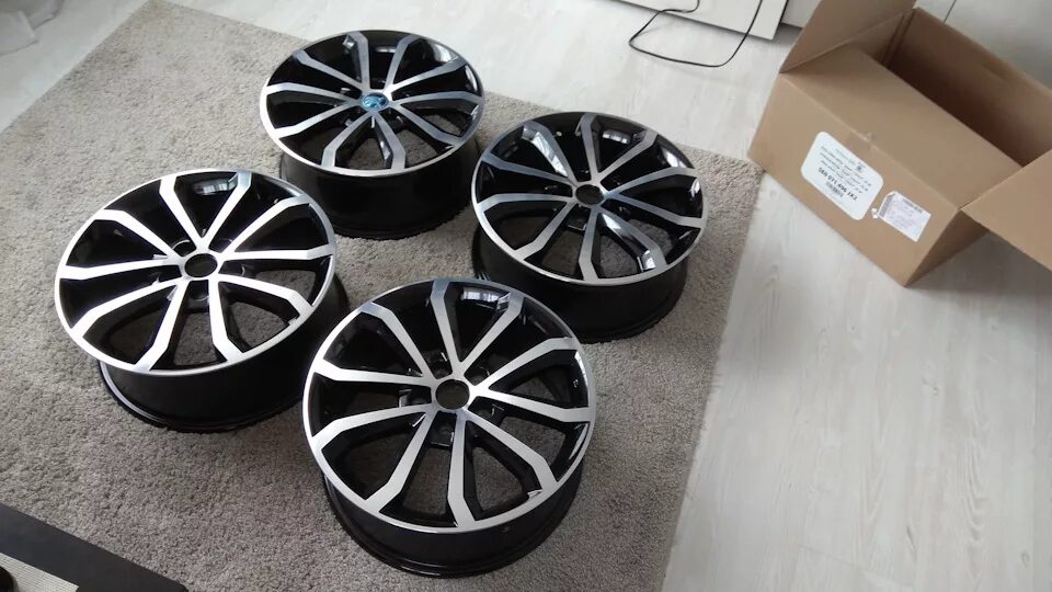 Диск на шкоду r17. Литые диски velorum 6. Диски оригинал r18 skoda superb. Легкосплавные диски 7j x 17 trius. Диски triton r17 skoda karoq.