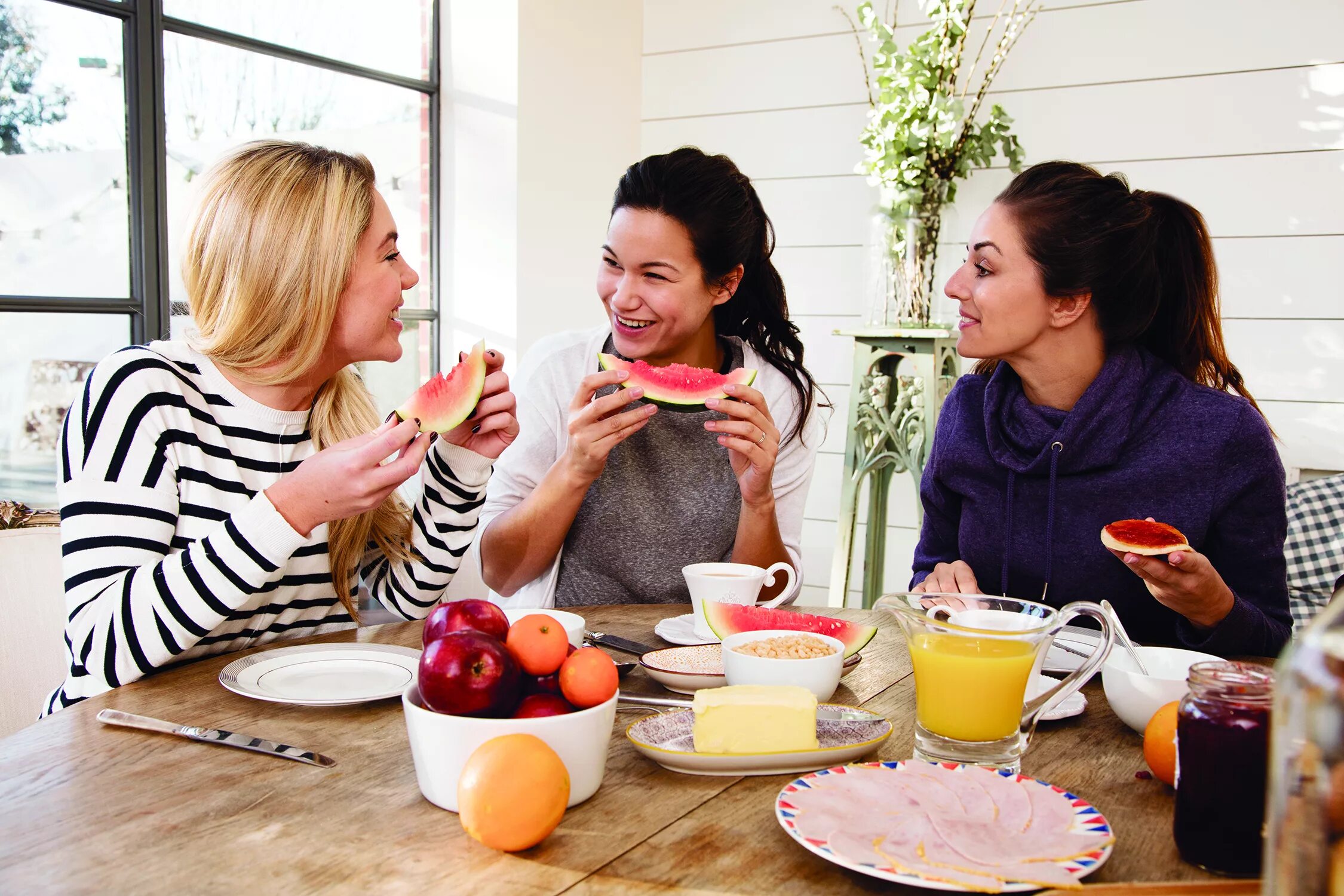 Lifestyle это. Завтрак вместе. Завтракать вместе с подругой. Картинки для карты желаний совместный завтрак. Healthy Lifestyle people.