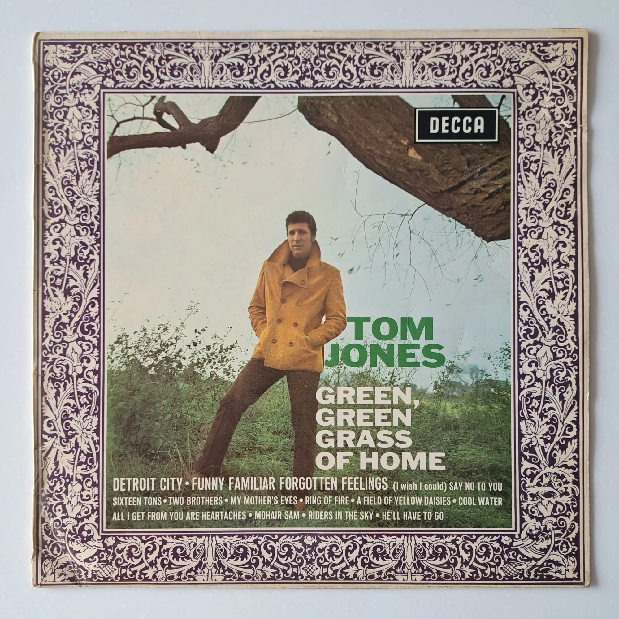 Forgotten feelings. Tom Jones - Green Green grass of Home (1967). Tom Jones автограф. Green, Green grass of Home Tom Jones album. Tom Jones обложки альбомов.