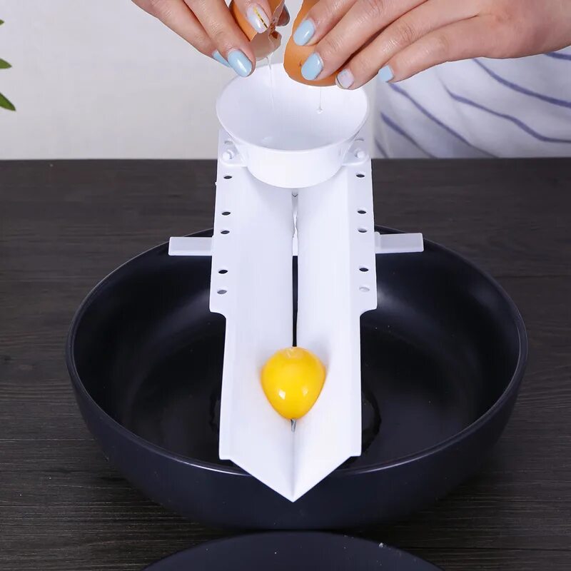 Диспенсер для яиц. Приспособление для отделения желтка от белка. Сепаратор для яиц. Steel eggs. Egg separator.
