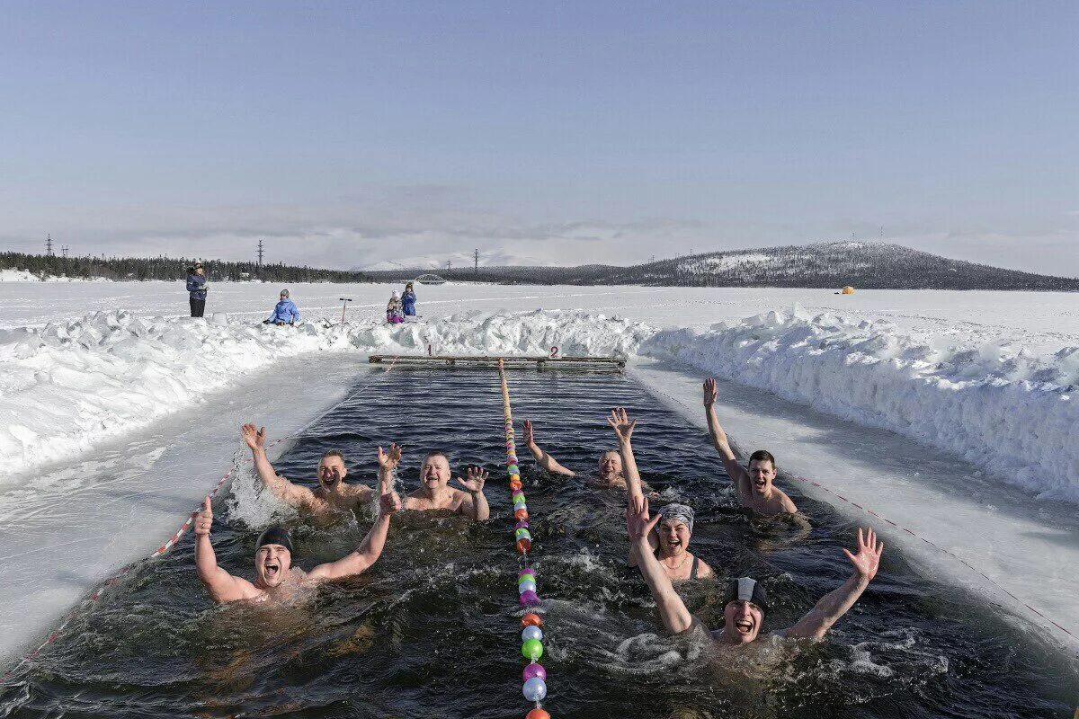 Зимнее плавание. Моржевание закаливание. Лечебное купание и моржевание. Зимнее плавание моржевание. Ледяное купание