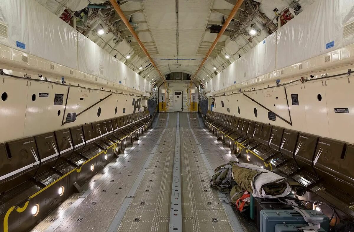 RT-03. Антарктический дневник - 4-5 Января, организационное собрание и перелет "