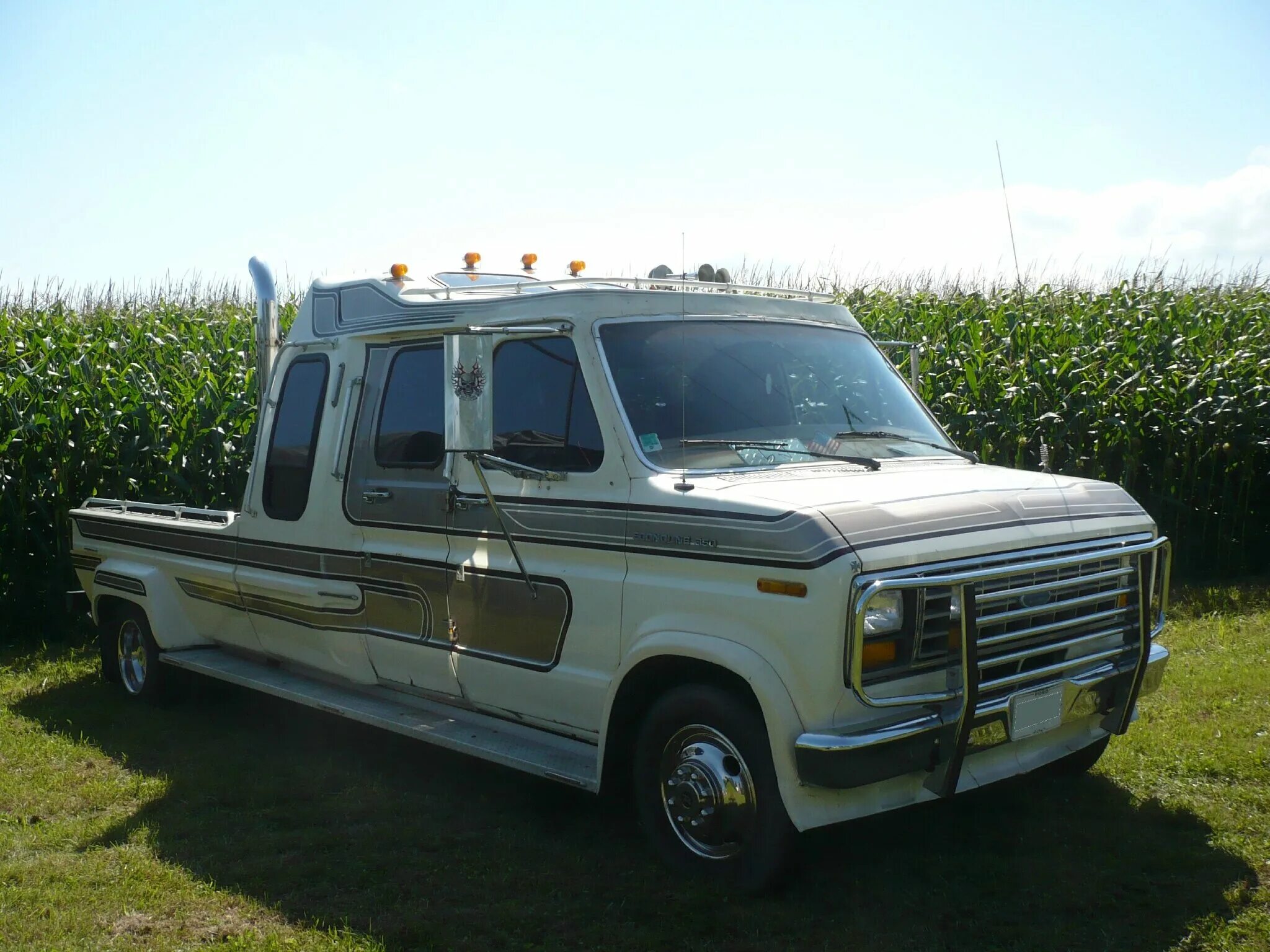 Форд эконолайн купить. Ford Econoline 1981. Ford Econoline 350. Ford Econoline 2006. Ford Econoline 1985.