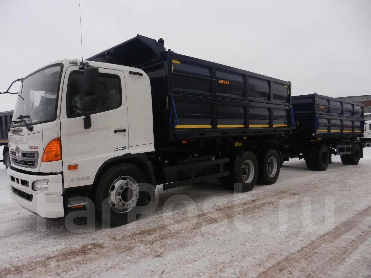 Грузовики бу в красноярском. Hino 500 сельхозник. Хино 500 самосвал. Зерновоз Хино 500 самосвал. Хино 700 зерновоз.