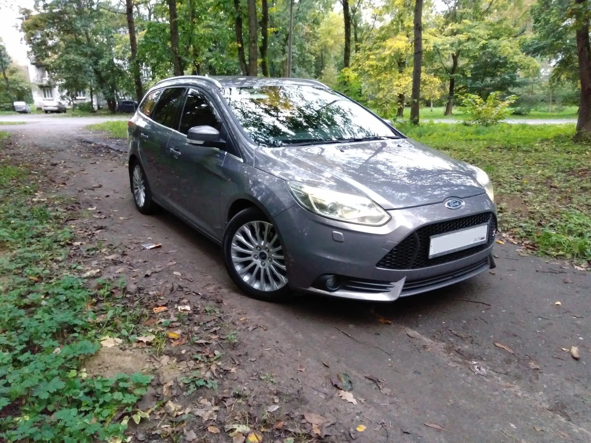 Lunar sky. Lunar Sky Ford Focus 3. Ford Focus 3 sedan Lunar Sky. Форд фокус 3 2012 Lunar Sky. Форд фокус 3 цвет Lunar Sky.