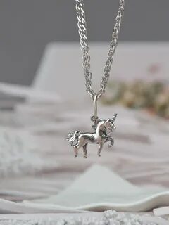 Золотой кулон единорог