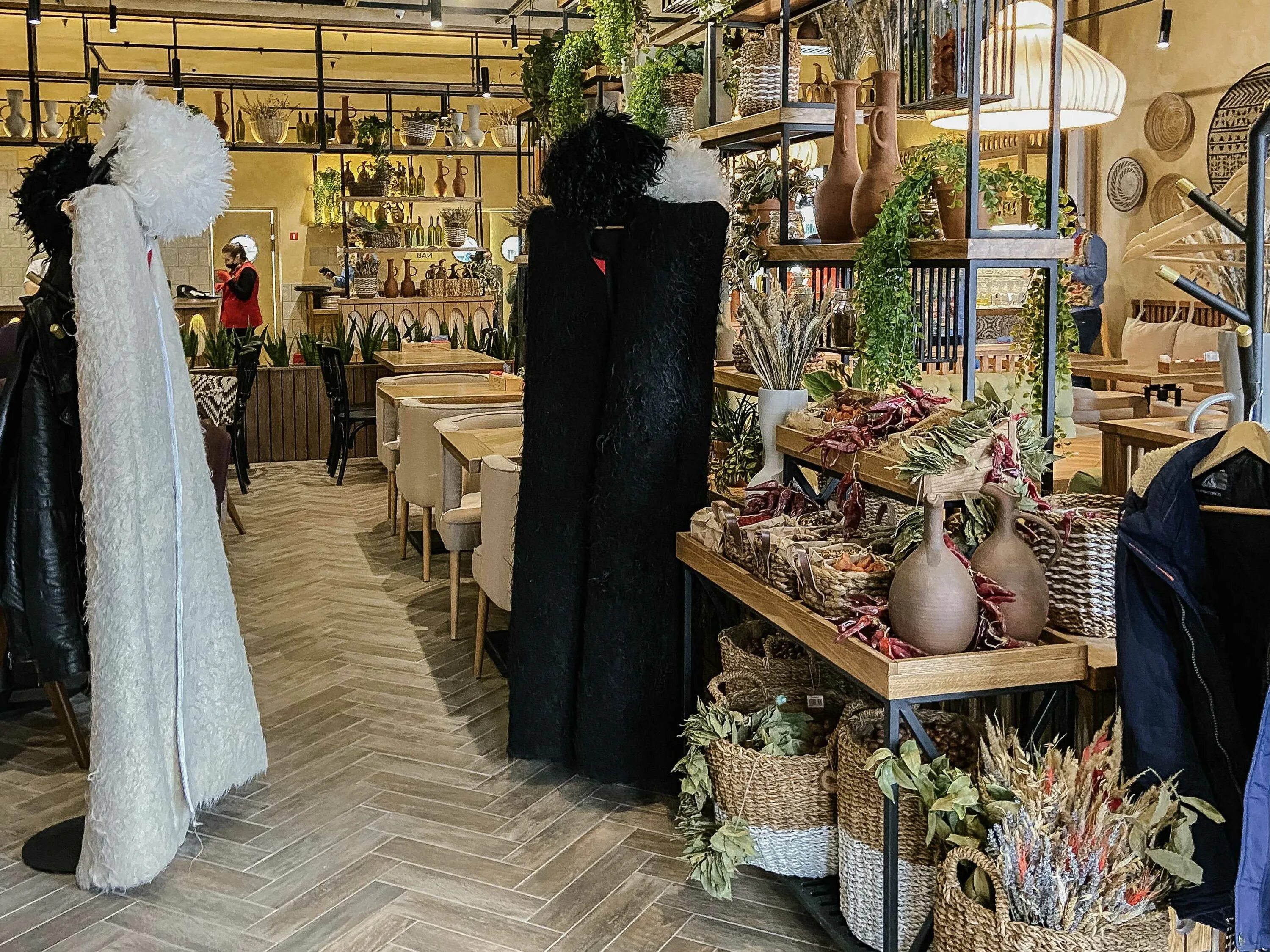 Вай гоги набережные челны. Кравченко грузинский ресторан. Вай гоги кафе набережные челны 7. Вай гоги кафе набережные челны 7 комплекс. Грузинский ресторан набережные челны вай гоги.