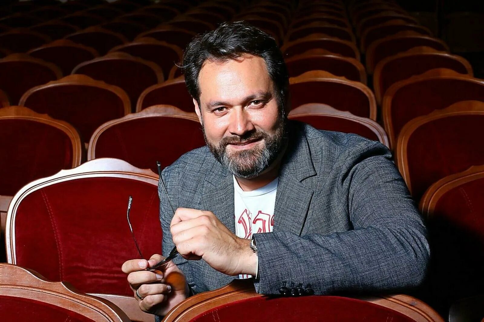 Оперный певец ильдар абдразаков. Аскар абдразаков в детстве. Ильдар абдразаков. Абдуразаков певец национальность. Абдуразаков певец национальность.