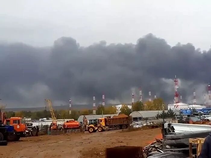 Погода в кстово по часам. Кстово нефтеперерабатывающий завод пожар. Пожар на Лукойле в Кстово. Пожар в Кстово сейчас. Взрыв в Кстово в Нижегородской области.