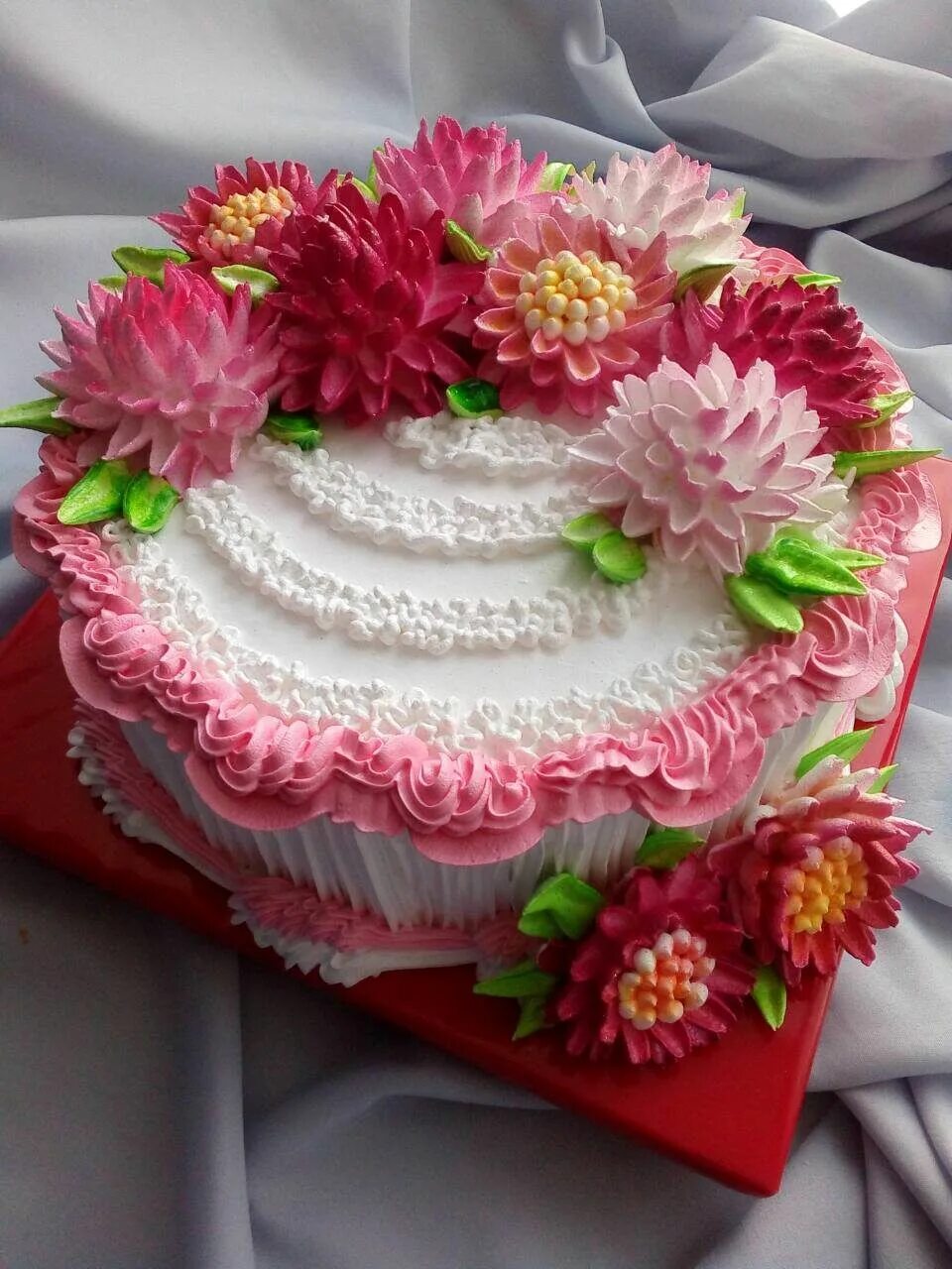 торт кремовый для женщины. красивые торты. красивые торты на юбилей женщине. торт для женщины. красивые торты.