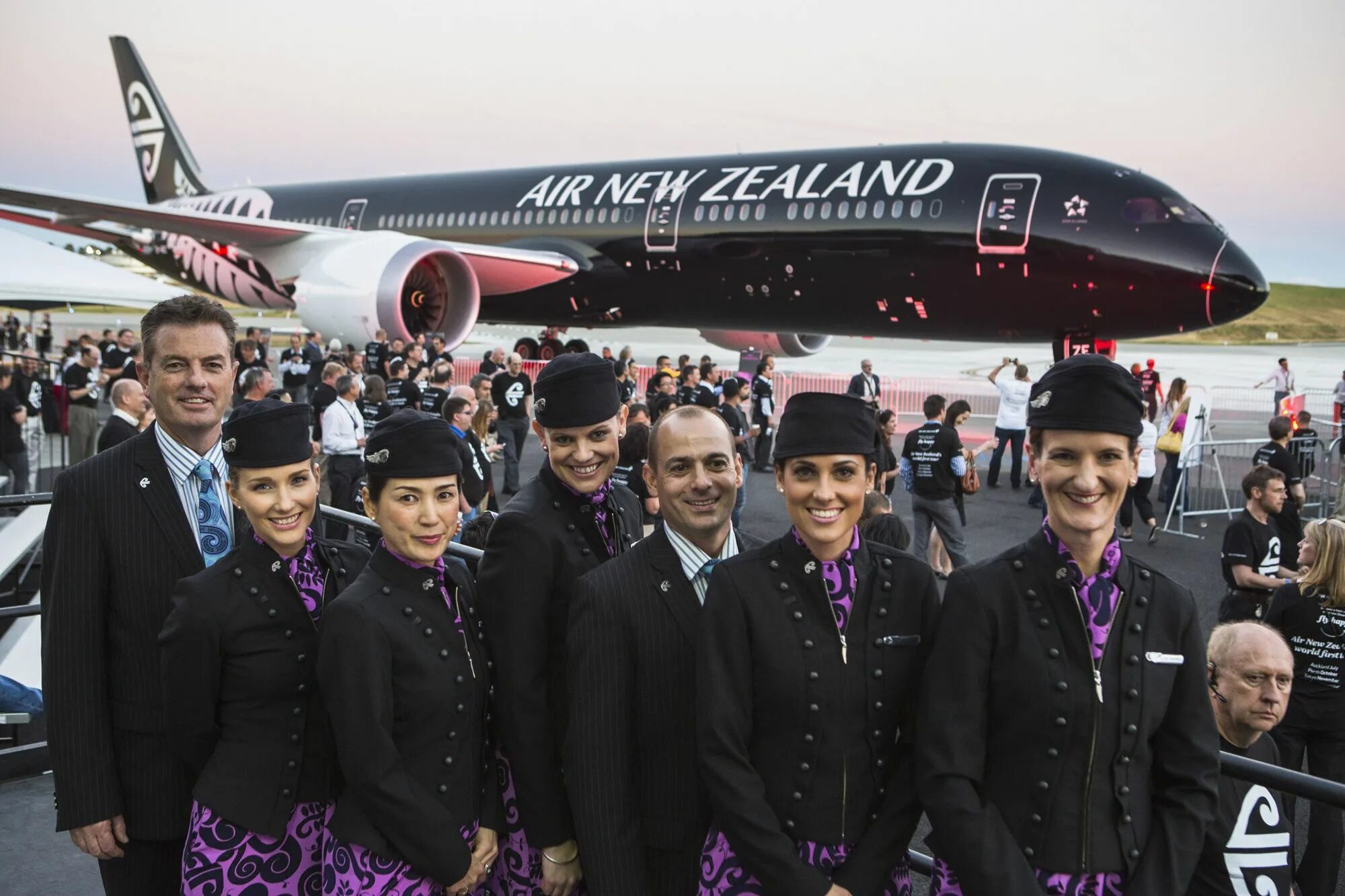 Air New Zealand авиакомпания. Air New Zealand Cabin Crew. Air New Zealand салон. Air New Zealand самолеты.