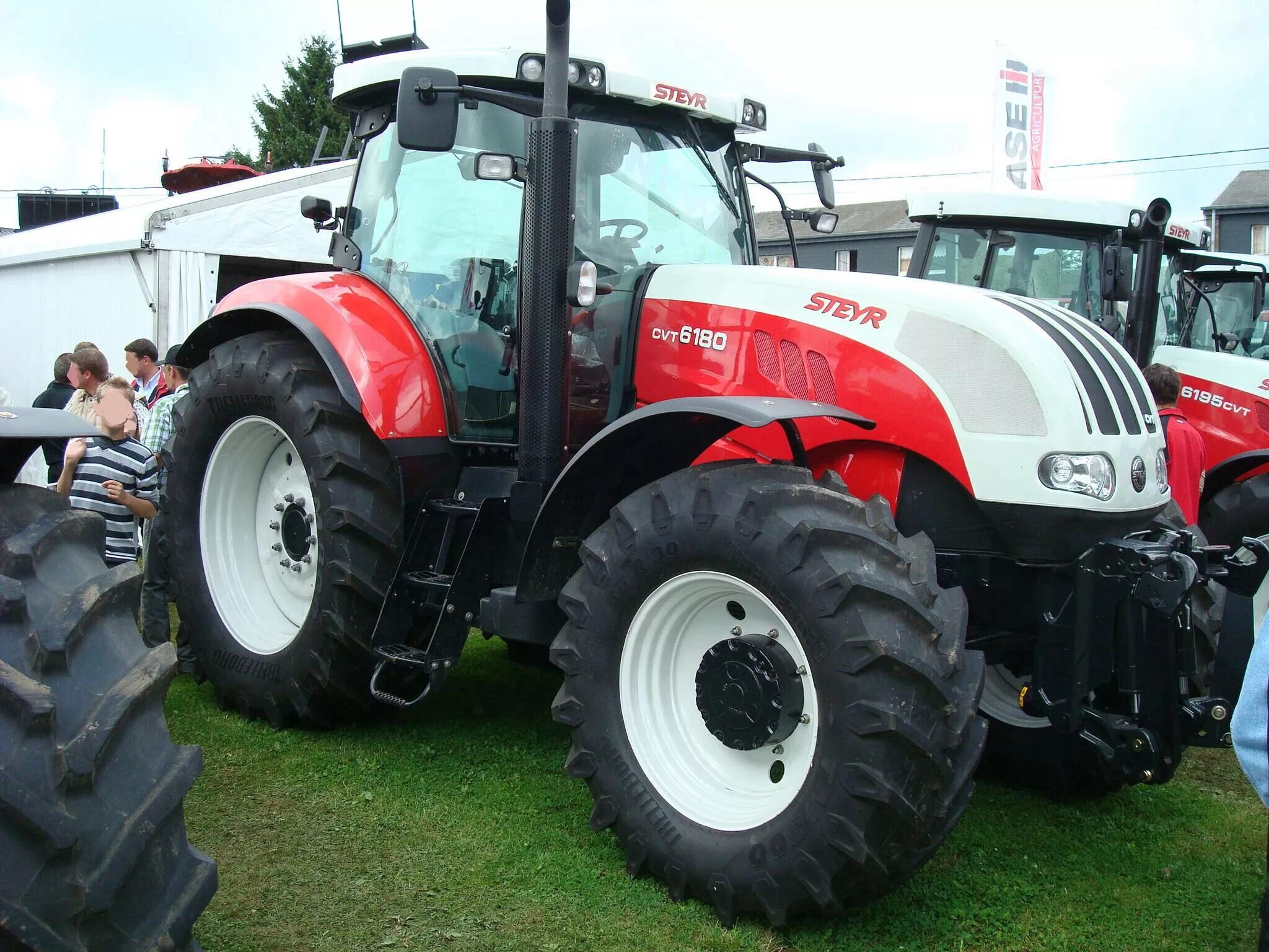 Steyr трактор. Трактор Steyr 9000. Steyr трактор 329 357.