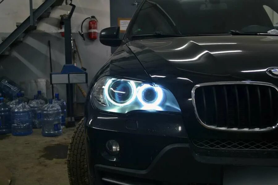 Фонарь x5 e70. Фара bmw x5 e70. оптика bmw x5 e70. x5 e70 рестайлинг оптика. глазки bmw e70.