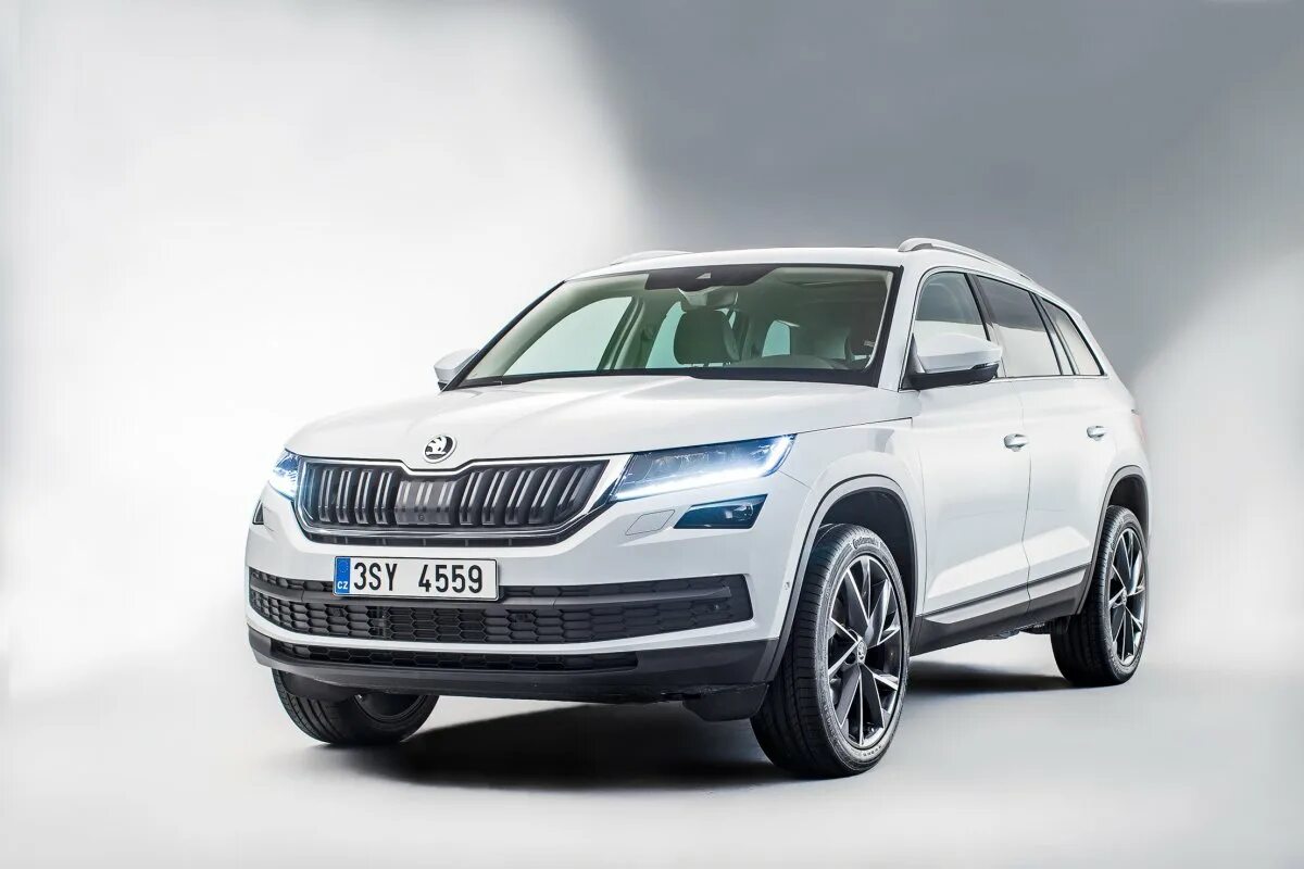 Шкода кодиак раздатка. Skoda kodiaq 2016. skoda kodiaq белый. шкода кодиак 2025 белая. skoda kodiaq 2025.