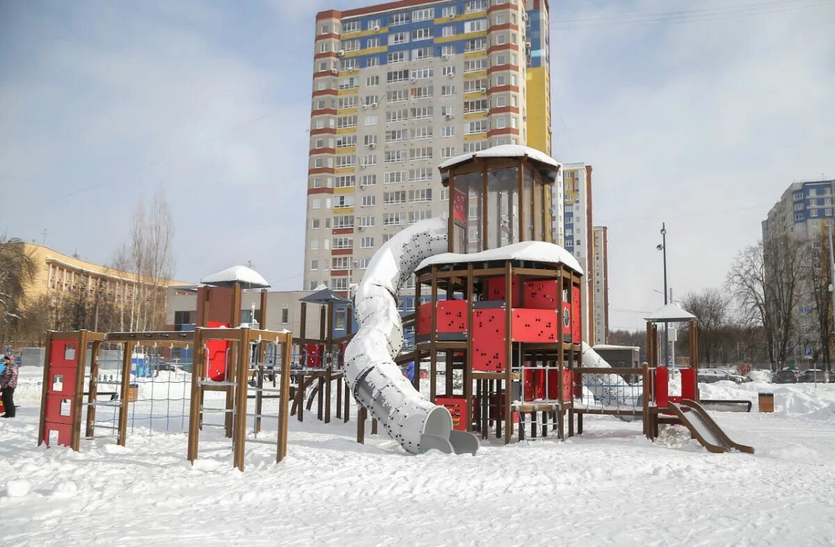 Нижегородская область городская среда. Парк 777 Нижний Новгород Автозаводский район. Горка в парке 777 Нижний Новгород. Нижний Новгород общественные пространства. Благоустройство общественных пространств Нижний Новгород.