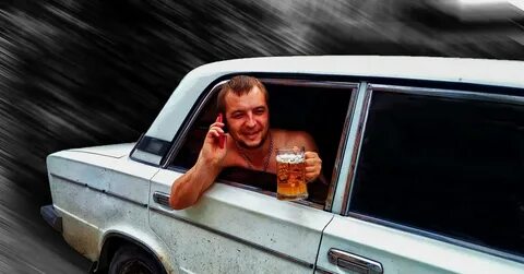 Мем мужик едет в машине