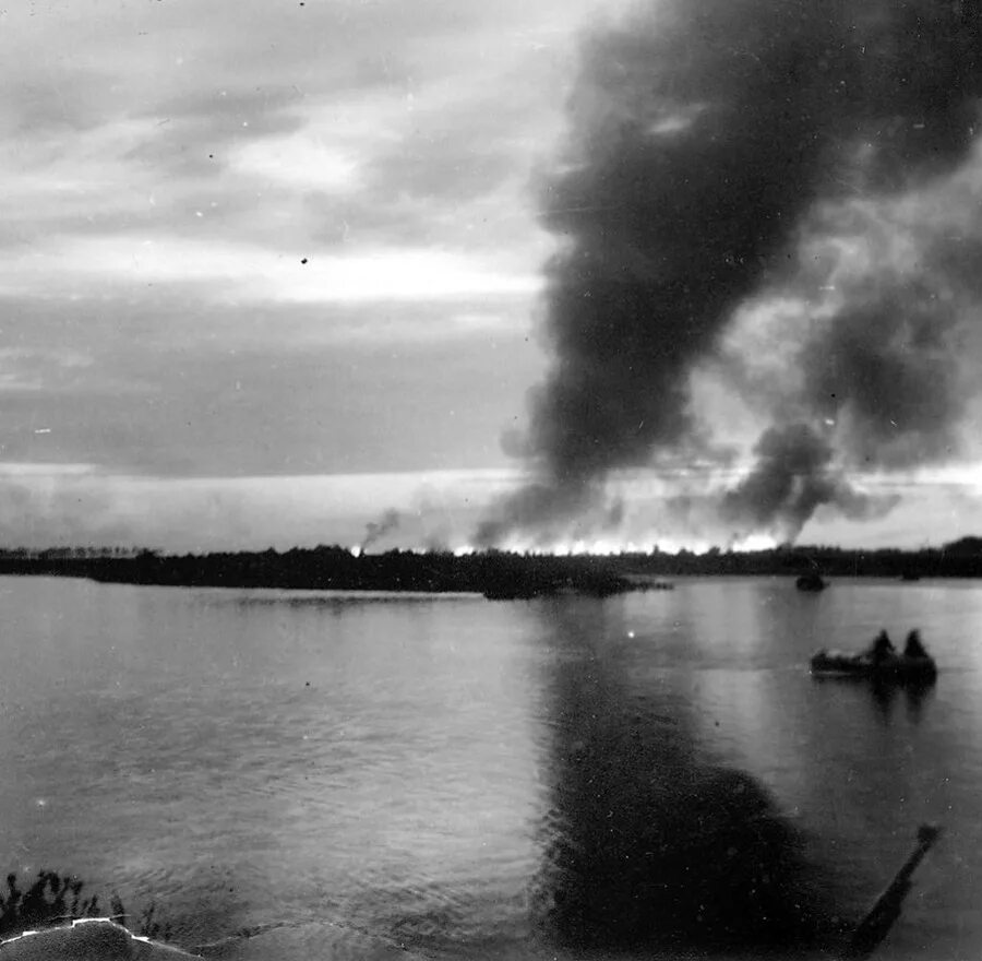 22 Июня 1941 река Буг. Рассвет 22 июня 1941 года. Рассвет 22 июня 1941 года Брестская крепость. Утро войны 1941.