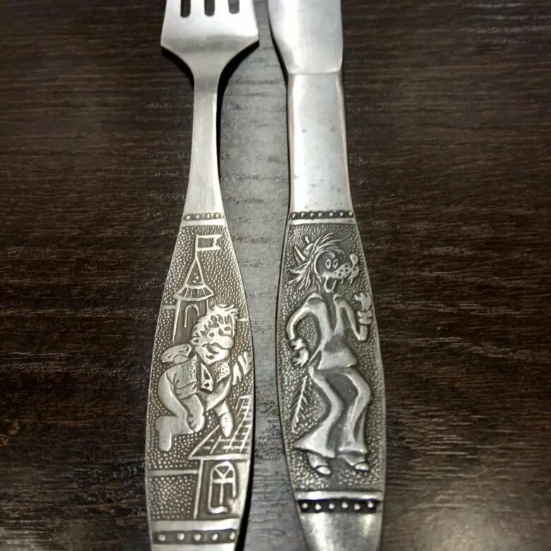 основные виды столовых приборов. сервировка стола ложки вилки. этикет положение приборов. правильная сервировка нож вилка. сервировка столовых приборов.