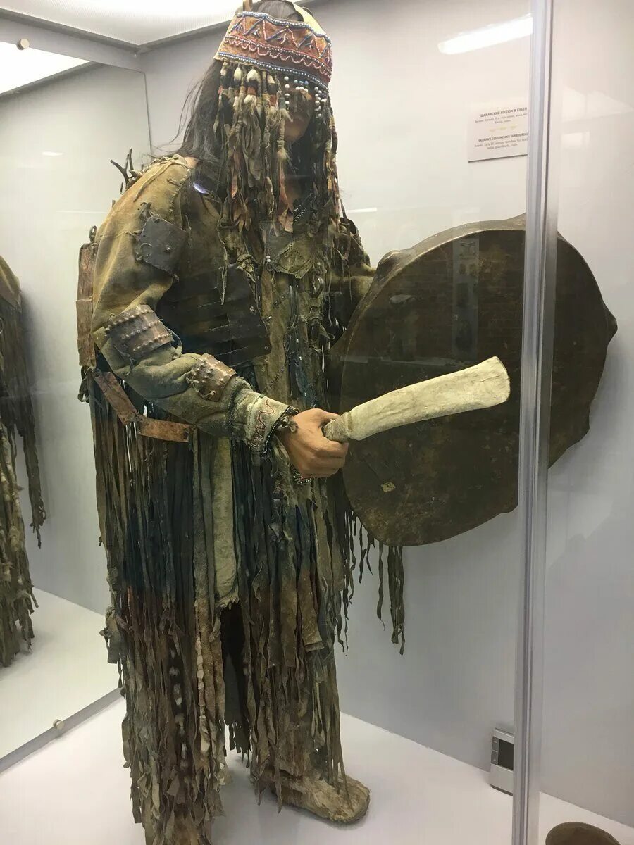 Интернет шаман. Корм шаман. Шаман. Монгольский шаман. Маска шамана таймыр.