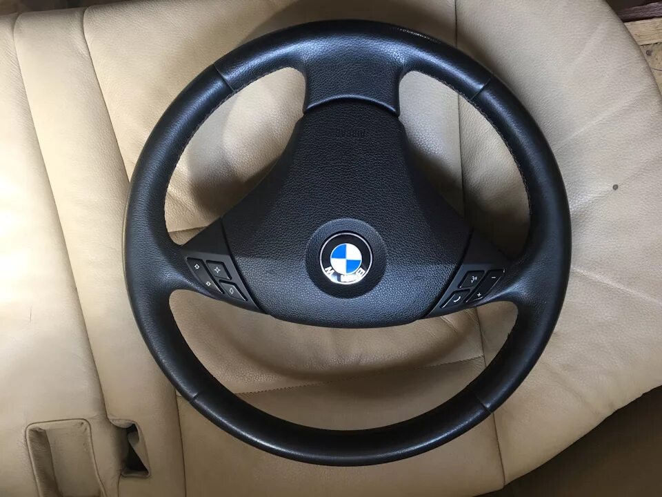 Спорт руль бмв е60. Руль бмв е60 дорест. М руль бмв е60. М руль бмв е60. Руль бмв е60 рест.
