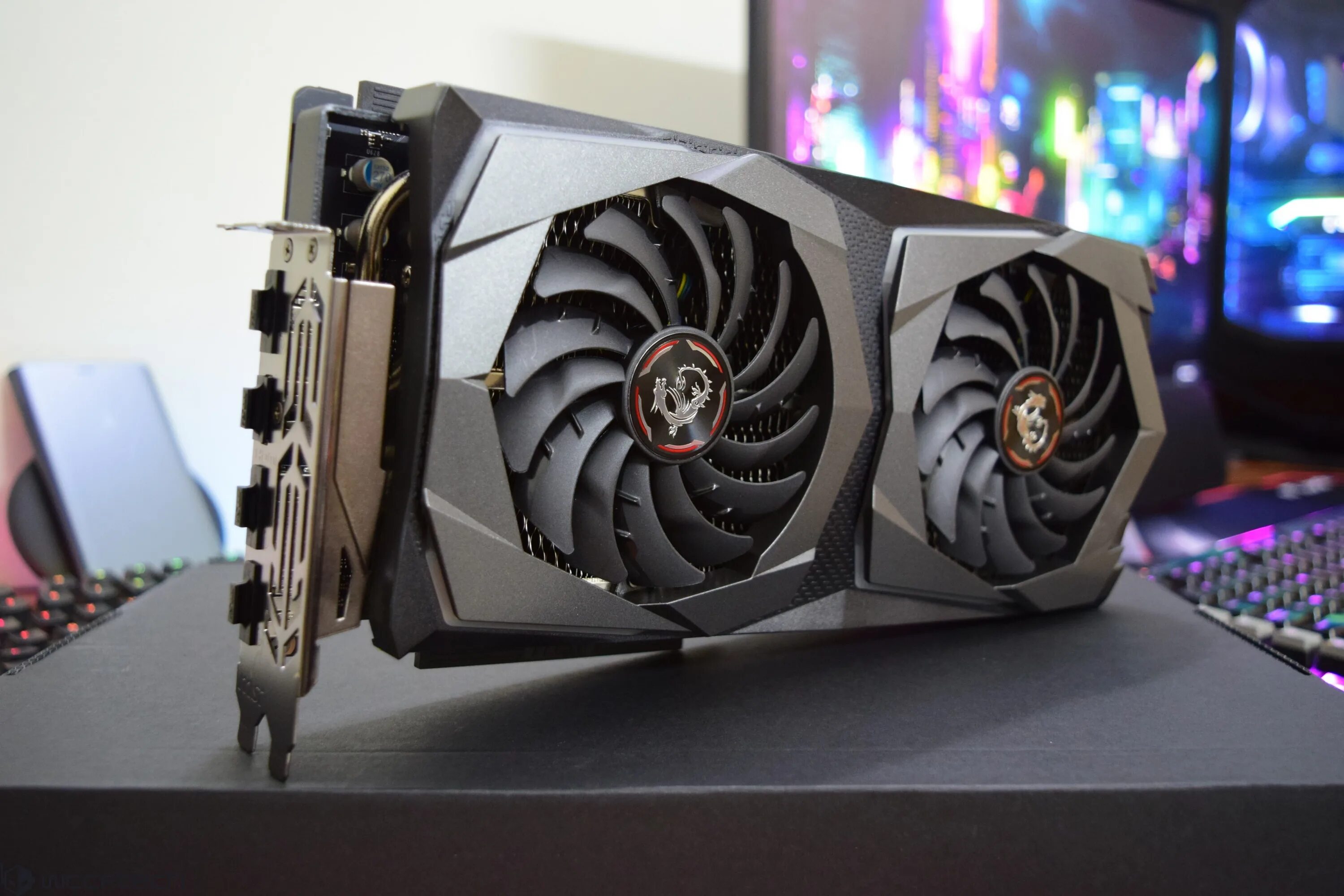 Msi geforce 2070 super gaming. Видеокарта RTX 2070 super. MSI RTX 2070. MSI GEFORCE GTX 2070 super. MSI RTX 2070 super.