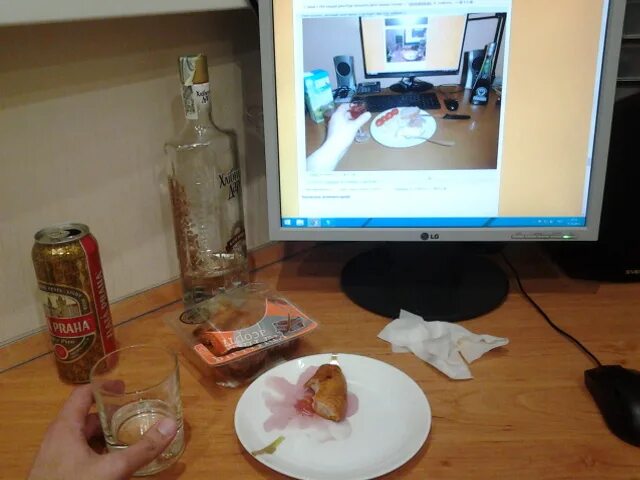 Алкогольное утро. Шутки про алкоголь с утра. Алкогольное утро. Алкогольное отравление. Доброе утро бухло.