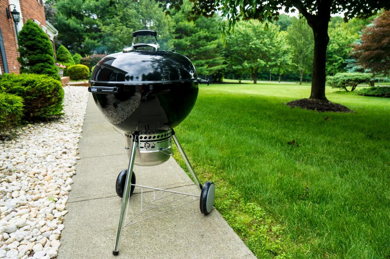 Weber master. Гриль Weber Master Touch. Угольный гриль Weber Master Touch GBS se e-5755. Гриль Weber Yerevan. Weber 5570.