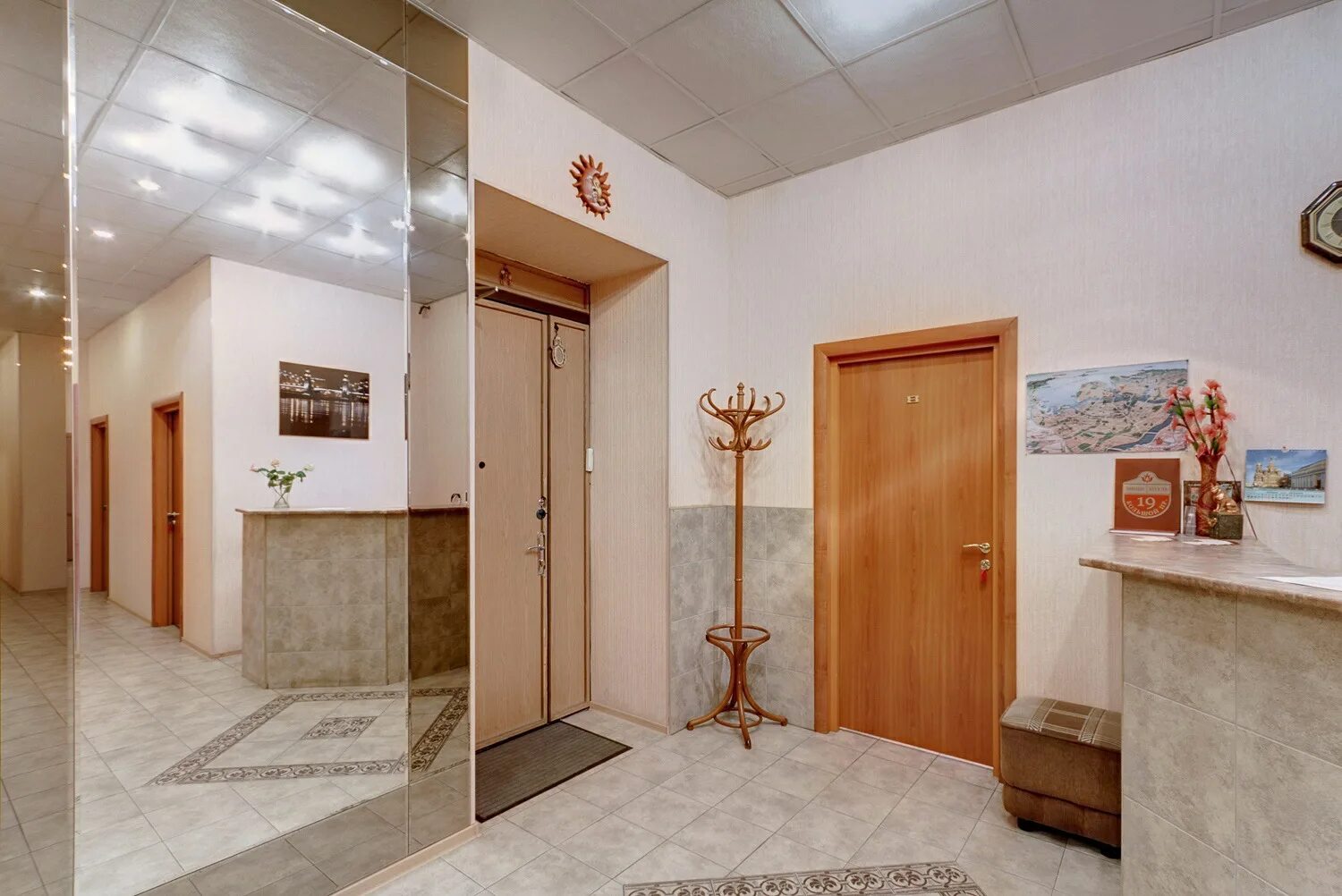 большой 19 отель санкт-петербург. москва, улица большая набережная, 19к3. большая 19. проспект, 19а. ул большая ордынка, 19с9 москва.