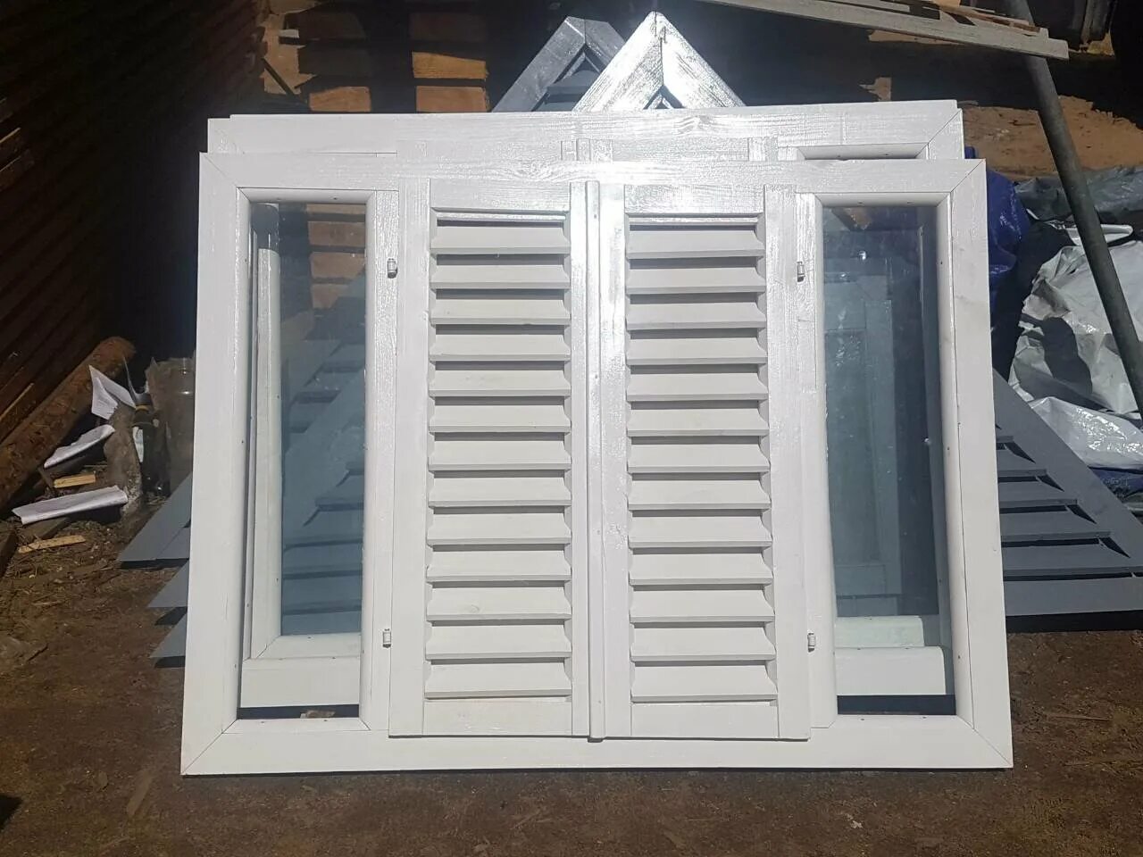 слуховое окно из дерева. деревянные слуховые окна. жалюзийная решетка сго 6-12ж. деревянные слуховые окна. ставни жалюзи на окна деревянные.