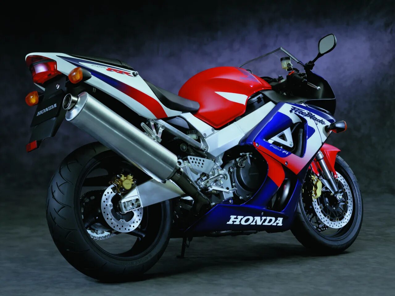 Хонда cbr929rr. Honda cbr929rr Fireblade 2000. Honda Bike 2000. Honda CBR 1000f. Байки названия