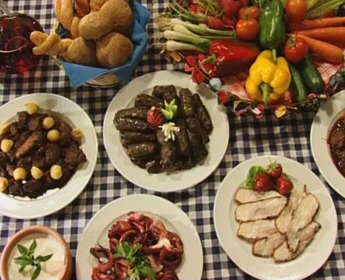 Логотип орешек. Молоко лазовское. Фаст фуд. Foods 24. Foods 24.