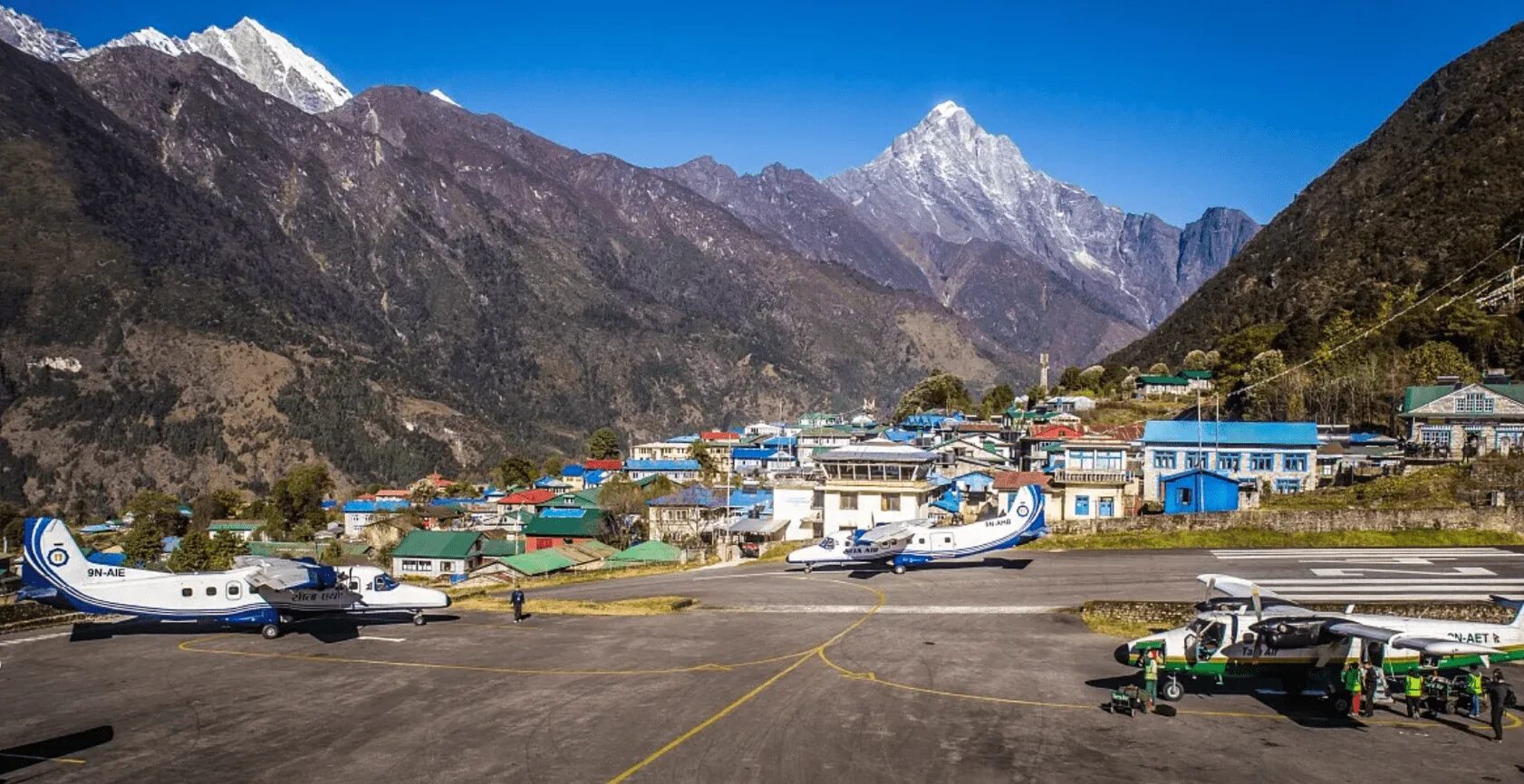 Аэропорт Лукла Непал. Самый опасный аэропорт в мире Непал. Аэропорт имени Тэнцинга и Хиллари, Непал. Аэропорт Тенцинг-Хиллари, Лукла, Непал. Аэропорт лукла