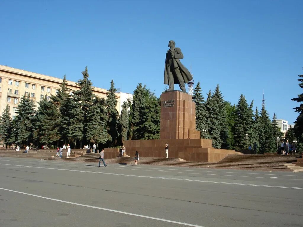 Как называется площадь ленина. Памятник ленина челябинск площадь. памятник ленину в челябинске на площади революции. город челябинск площадь революции. памятник ленину челябинск памятники челябинска.