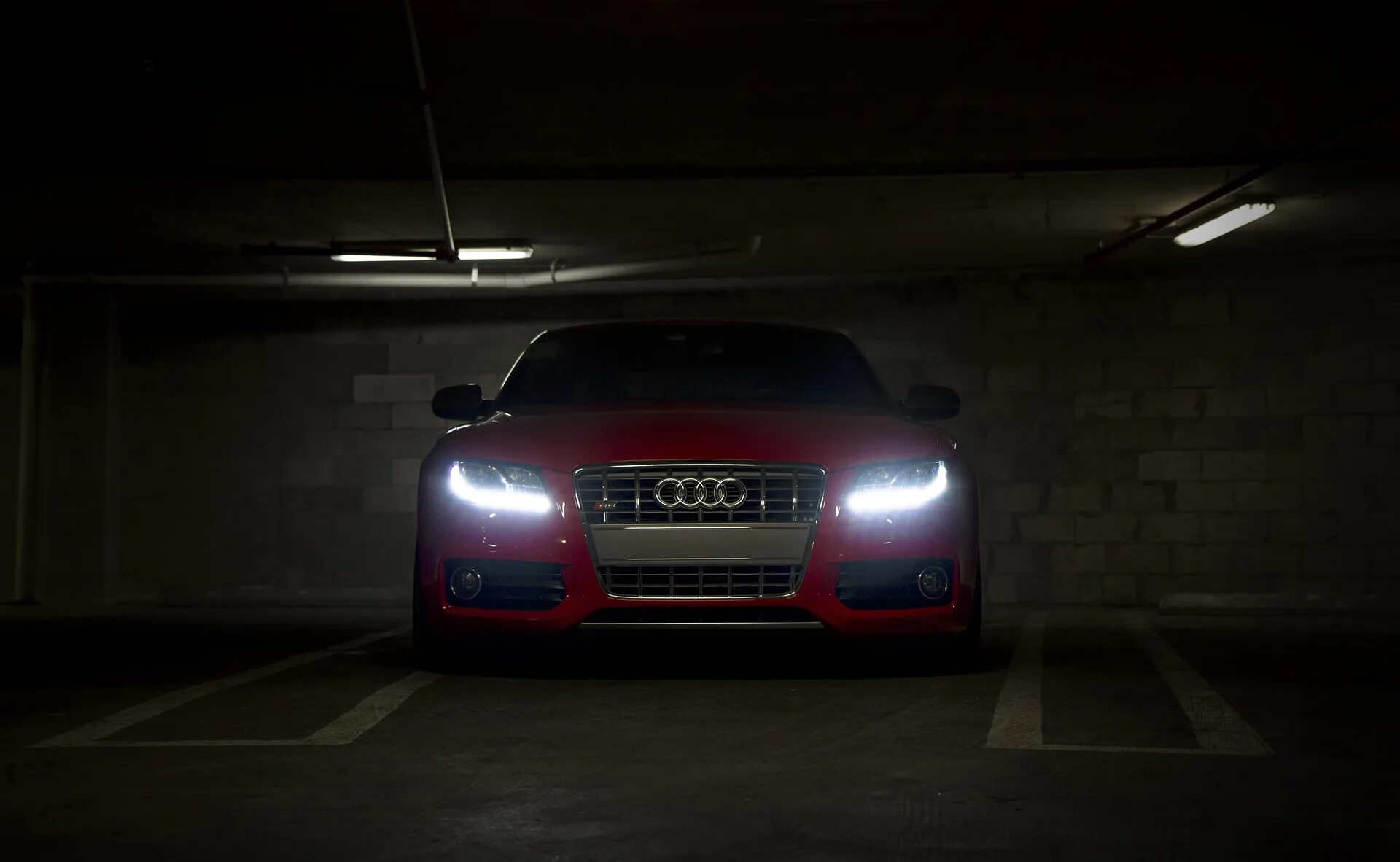 Ауди РС 4. Фары Ауди а7. Ауди rs6 оптика в темноте. Audi a5 фары.