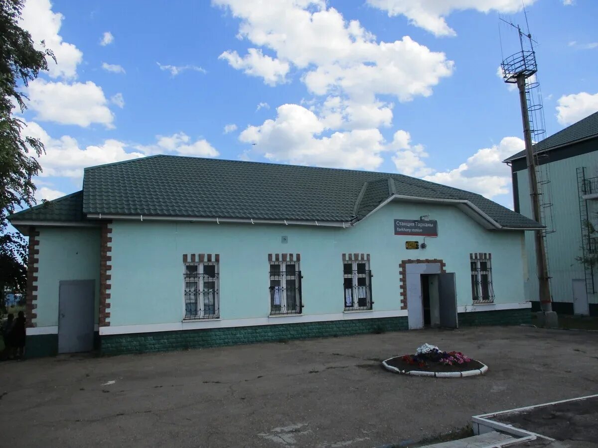 Жд вокзал тарханы. Ст тарханы саратовская область. Тарханы пенза. Тарханы усадьба лермонтова. Станция тарханы.