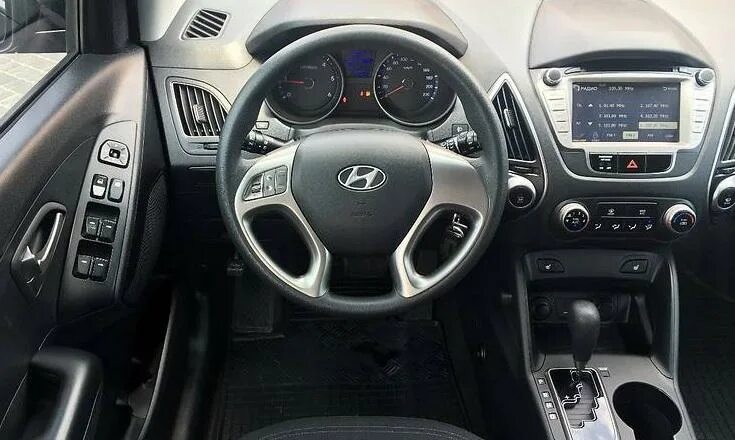 Ремонт hyundai ix35. Hyundai ix35 салон. Компенсаторы Хендай ix35. Hyundai ix35 elm327. Hyundai ix35 aux.